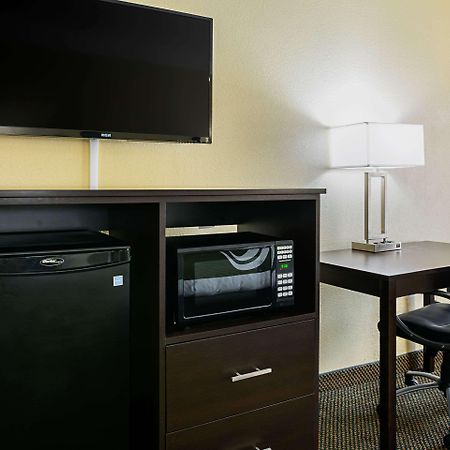 Quality Inn & Suites Greensburg I-74 Bagian luar foto
