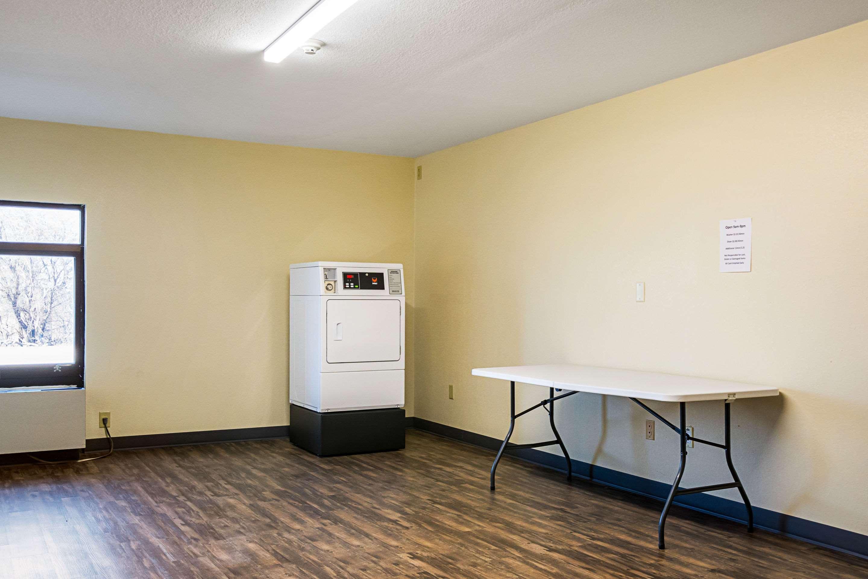 Quality Inn & Suites Greensburg I-74 Bagian luar foto